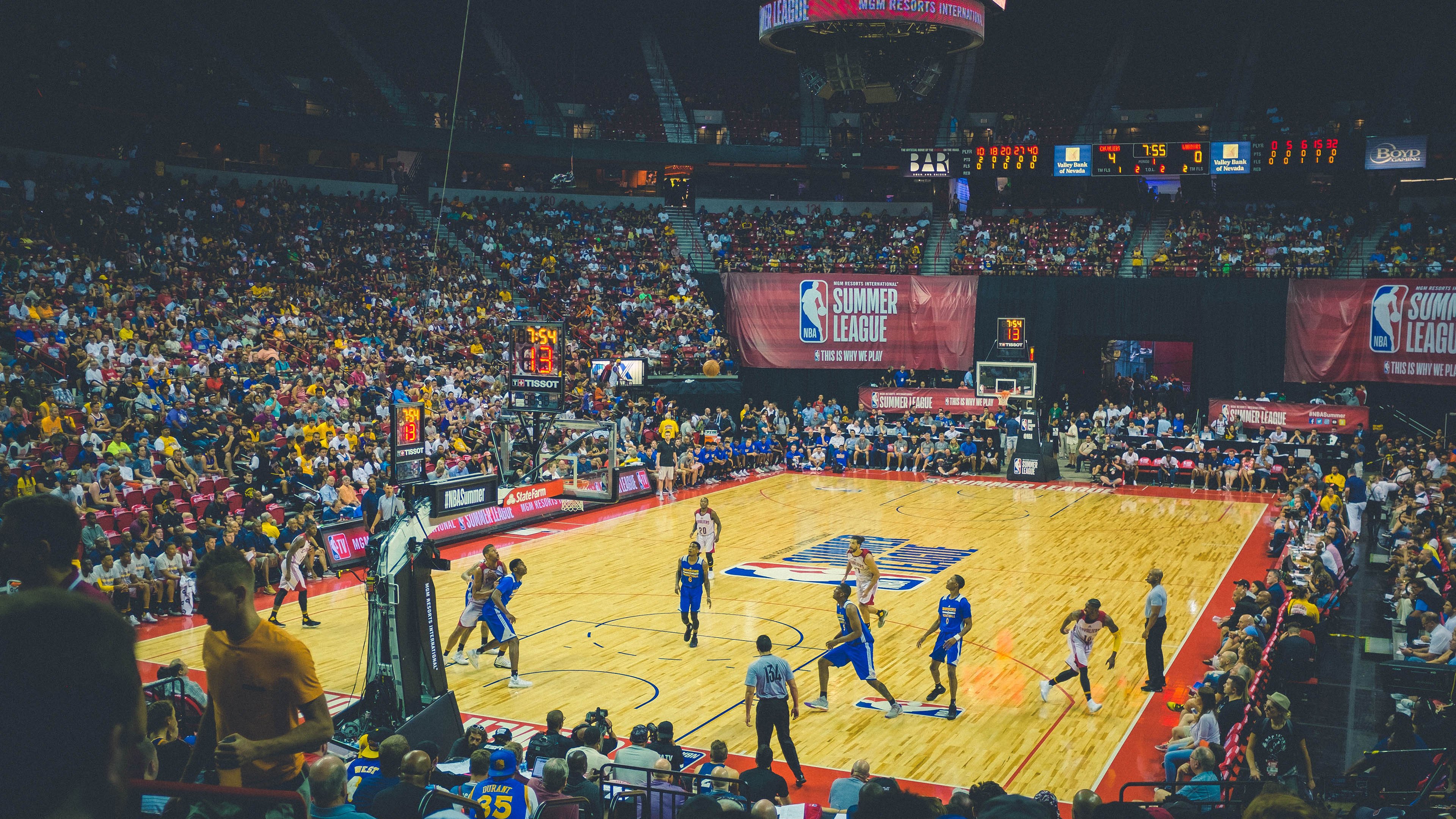 小球队意外击败强敌，实力受肯定，足球小球队